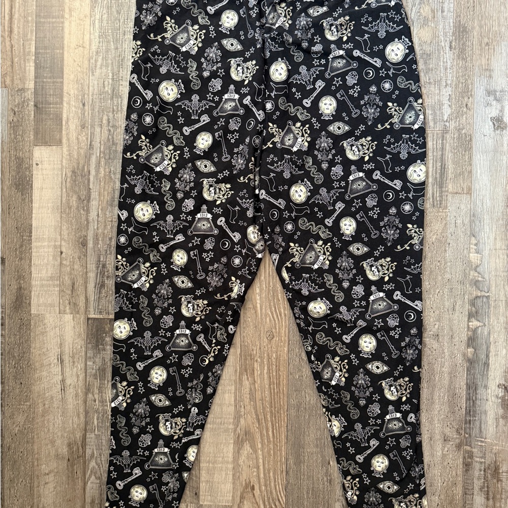 💎Her Universe Disney Haunted Mansion GITD leggings LAST CHANCE - Picture 2 of 4